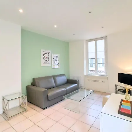Viva Riviera 33 Rue Hoche شقة
